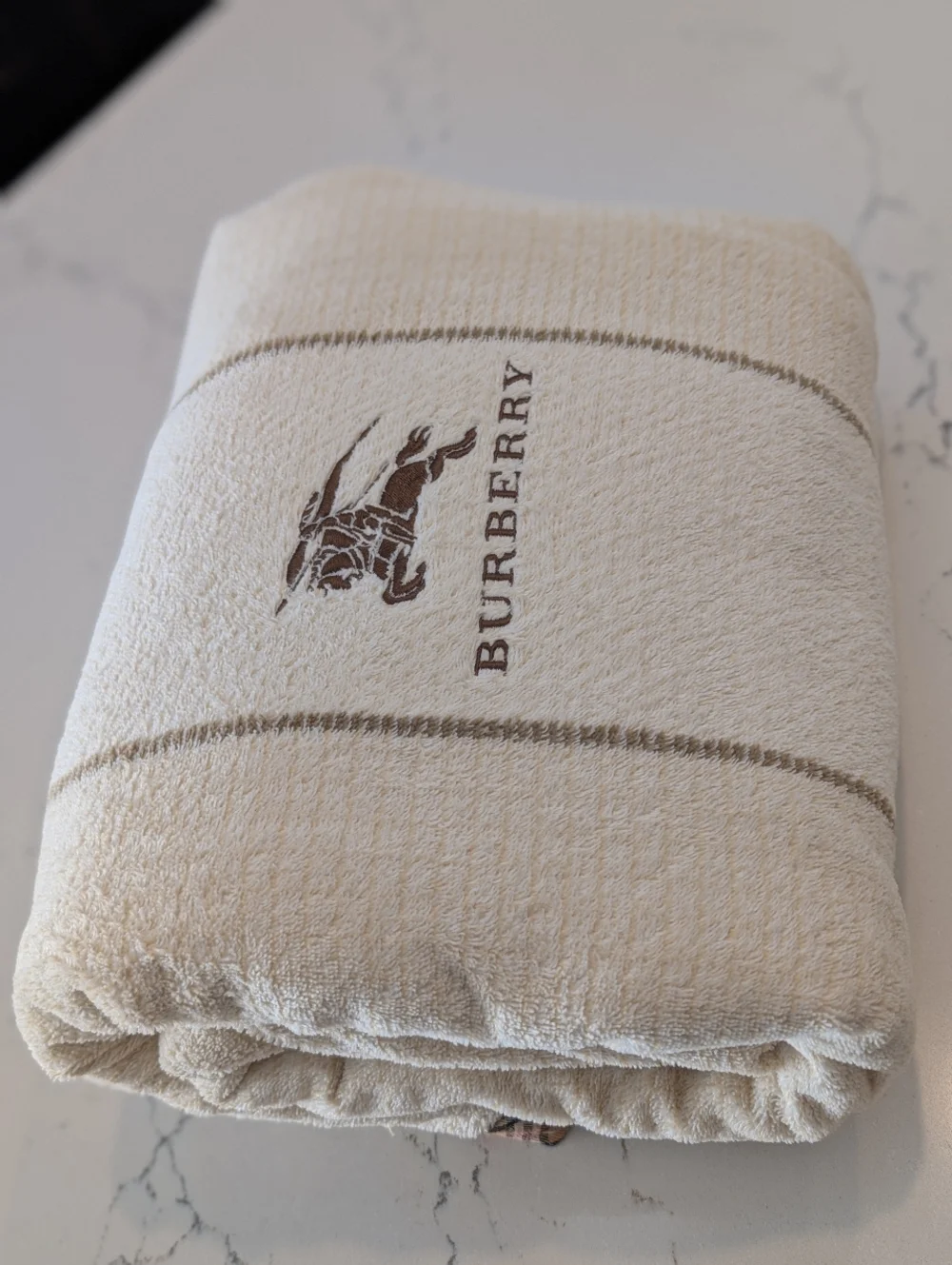 Burberry Nova Check Blanket - EUC - Cream 77x54 Inches - Picture 14 of 16